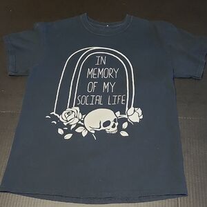 Vintage SPENCERS Graphic Tee - Black Skulll, roses And Tombstone.